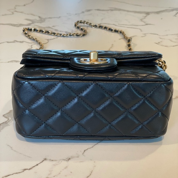 Chanel Pearl Crush Mini - Picture 3 of 15